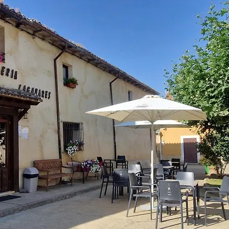 Laganares - Pilgrims - San Nicolas del Real Camino