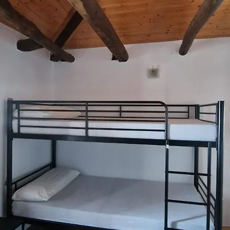 Laganares - Pilgrims - * San Nicolas del Real Camino