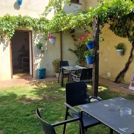 Hostel Laganares - Pilgrims - San Nicolas del Real Camino